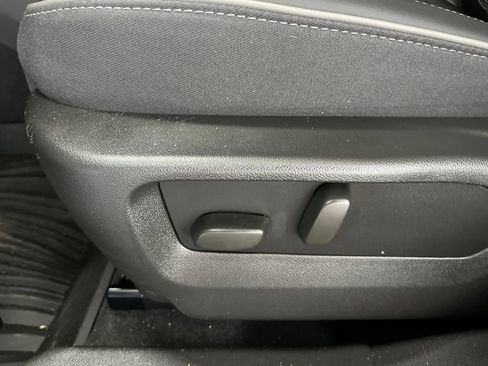 Used 2023 Buick Envision Avenir AWD/4WD image 21
