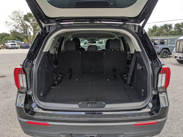 Used 2025 Ford Explorer Active RWD image 12