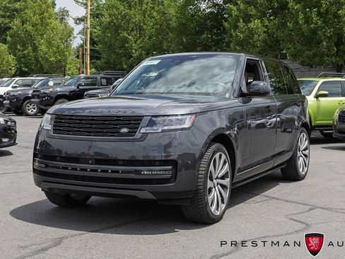 Used 2025 Land Rover Range Rover Long Wheelbase Autobiography AWD/4WD image 3
