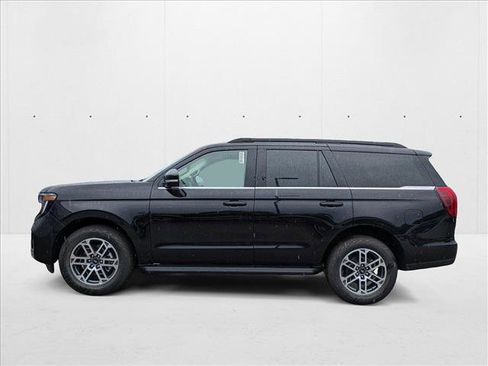 New 2025 Ford Expedition Active image 5