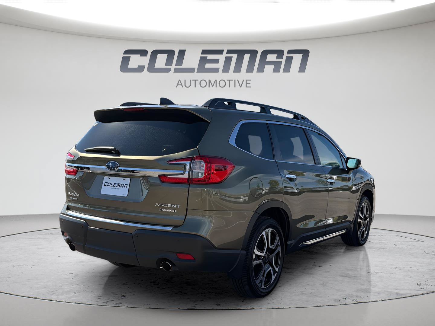 Used 2024 Subaru Ascent Touring w/ Popular Package #2 AWD/4WD image 4