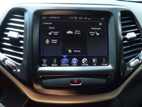 Used 2017 Jeep Cherokee Latitude w/ Comfort/Convenience Group image 50