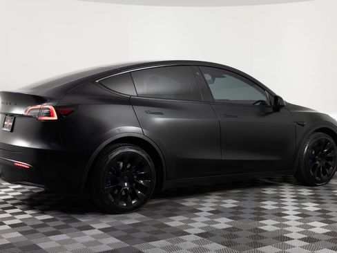 Used 2022 Tesla Model Y Long Range image 8