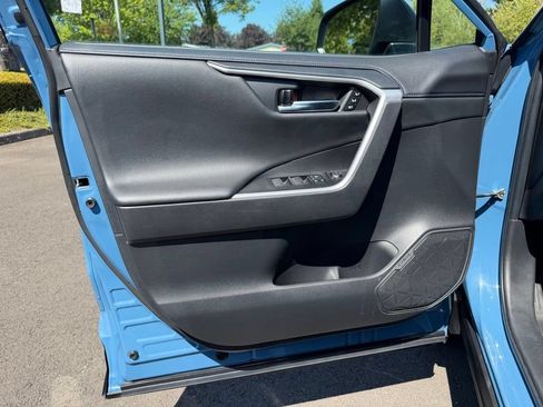 Used 2022 Toyota RAV4 XSE AWD/4WD image 12
