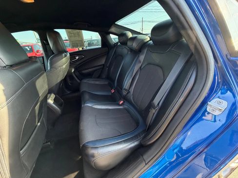 Used 2015 Chrysler 200 S FWD image 12