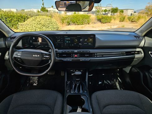 Used 2025 Kia K4 EX FWD image 22