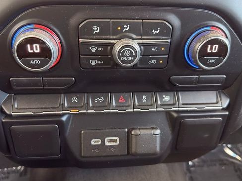 Used 2022 Chevrolet Silverado 1500 LT RWD image 26