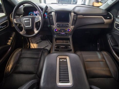Used 2018 GMC Yukon Denali w/ Denali Ultimate Package image 13