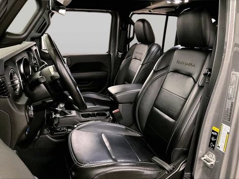 Used 2022 Jeep Wrangler Unlimited Sahara w/ Cold Weather Group AWD/4WD image 24