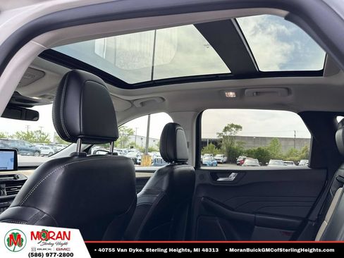 Used 2021 Ford Escape Titanium w/ Titanium Elite Package AWD/4WD image 17