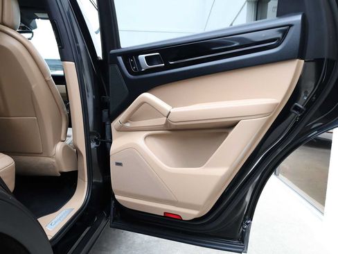 Used 2019 Porsche Cayenne AWD/4WD image 51
