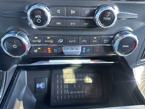 Used 2022 Ford F150 Lariat w/ Equipment Group 502A High image 50