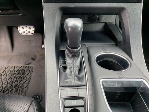 Used 2019 Toyota Avalon XSE image 23