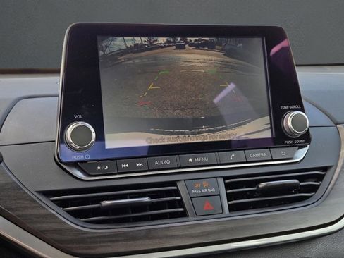 Used 2025 Nissan Altima 2.5 SV image 25