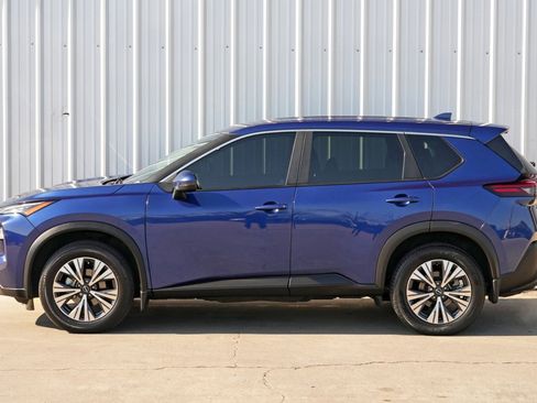 Used 2022 Nissan Rogue SV image 42