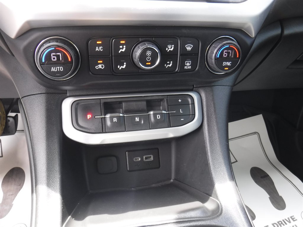 Used 2022 GMC Acadia SLE w/ LPO, Floor Liner Package FWD image 17