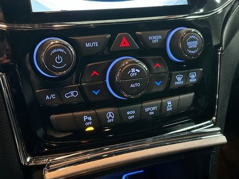 Used 2020 Jeep Grand Cherokee Altitude image 17