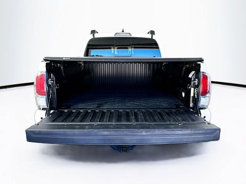 Used 2022 Toyota Tacoma TRD Sport w/ Technology Package image 28