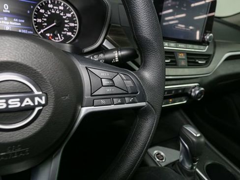 Used 2025 Nissan Altima 2.5 SV image 25