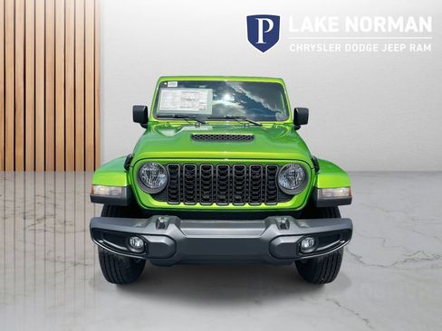 New 2025 Jeep Gladiator Sport image 3