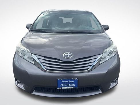 Used 2015 Toyota Sienna XLE w/ XLE Navigation Package AWD/4WD image 2