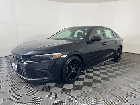 Used 2023 Honda Civic Sport image 4