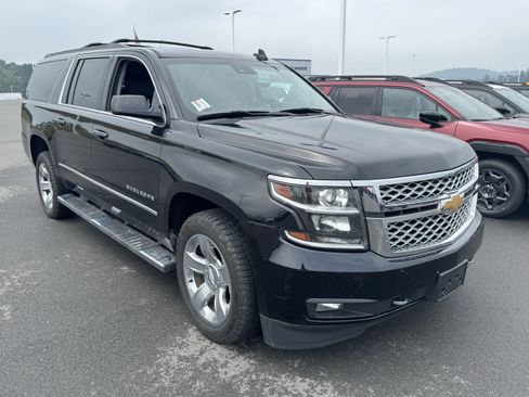 Used 2019 Chevrolet Suburban LT w/ LT Signature Package AWD/4WD image 1