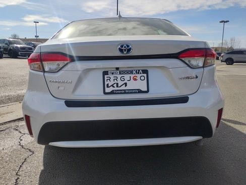 Used 2022 Toyota Corolla LE image 8
