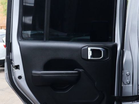 Used 2021 Jeep Wrangler Unlimited Rubicon image 36