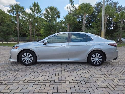 Certified 2022 Toyota Camry LE FWD image 8
