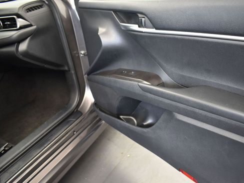 Used 2023 Toyota Camry SE image 23