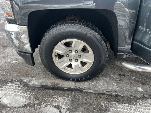 Used 2018 Chevrolet Silverado 1500 LT w/ All Star Edition image 27