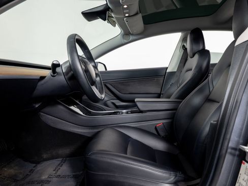 Used 2018 Tesla Model 3 Long Range image 15