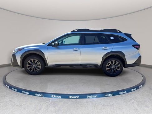 Used 2025 Subaru Outback Onyx Edition AWD/4WD image 9