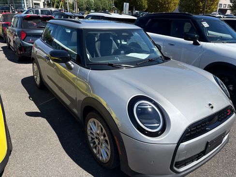 Used 2025 MINI Cooper S FWD image 2