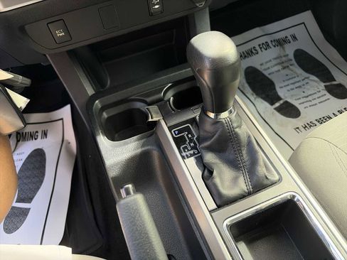 Used 2017 Toyota Tacoma SR5 image 20