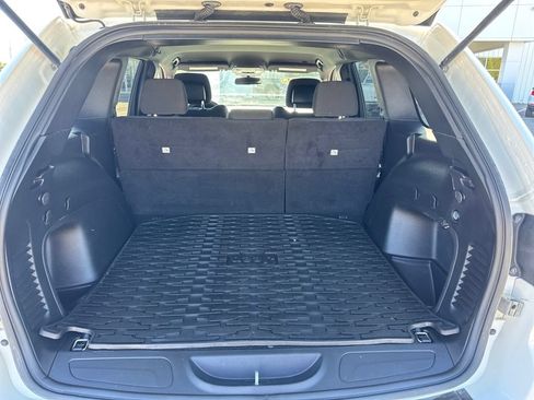 Used 2021 Jeep Grand Cherokee Laredo AWD/4WD image 5