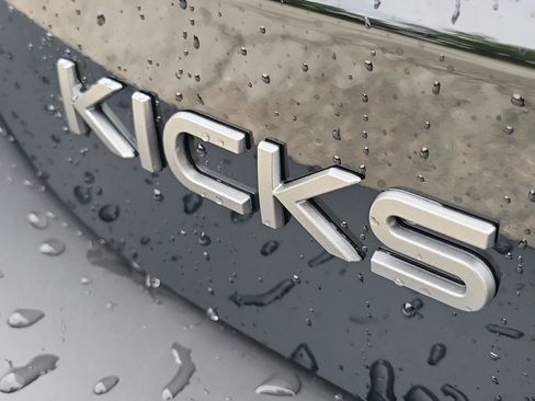 New 2026 Nissan Kicks SR FWD image 12
