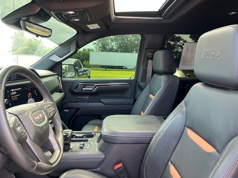 Used 2025 GMC Sierra 1500 AT4 w/ AT4 Premium Package AWD/4WD image 10
