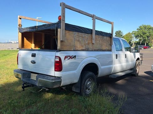 Used 2016 Ford F250 XL w/ Power Equipment Group AWD/4WD image 4