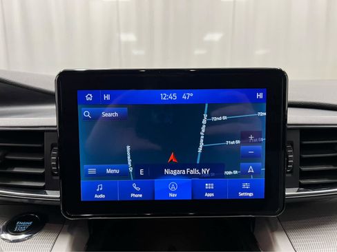 Used 2023 Ford Explorer XLT w/ Equipment Group 202A image 4