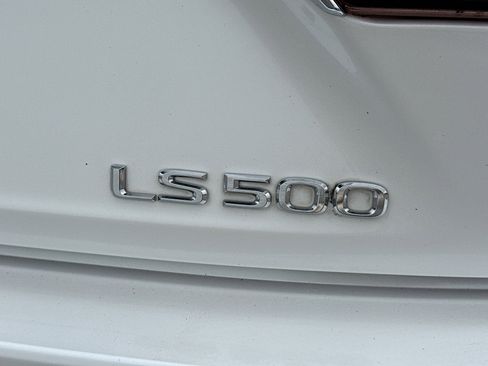Used 2018 Lexus LS 500 w/ Luxury Package RWD image 11