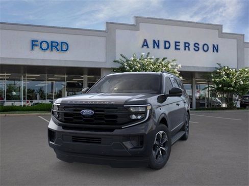 New 2026 Ford Expedition Active image 2
