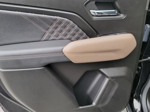 Used 2024 GMC Canyon Denali image 65