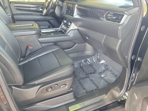 Used 2022 GMC Yukon Denali w/ Denali Premium Package RWD image 13