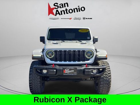 Used 2024 Jeep Gladiator Rubicon image 3