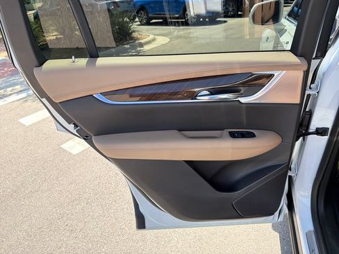 Used 2020 Cadillac XT6 Premium Luxury w/ Platinum Package AWD/4WD image 33