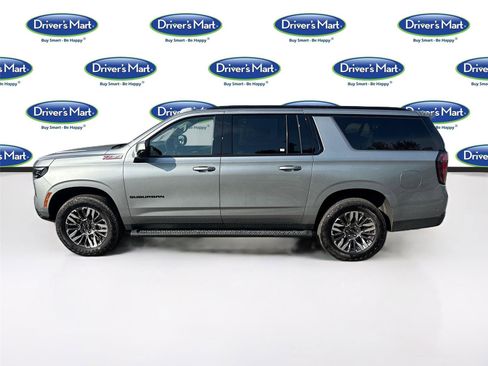 Used 2025 Chevrolet Suburban Z71 AWD/4WD image 4