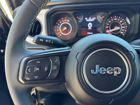 Used 2024 Jeep Gladiator Sport AWD/4WD image 31