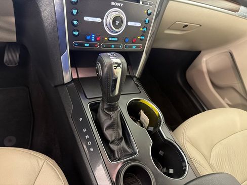 Used 2018 Ford Explorer Limited w/ Equipment Group 301A FWD image 18